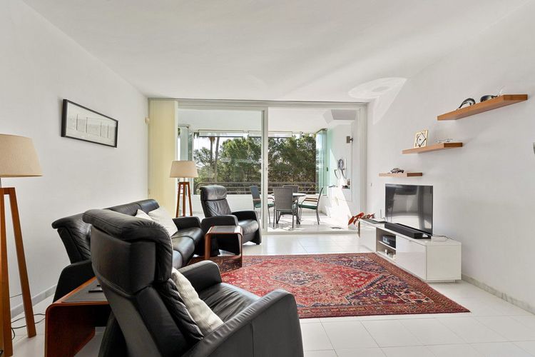 Apartment | Resale in Mijas Costa in Mijas Costa, Costa del Sol - Photo 2
