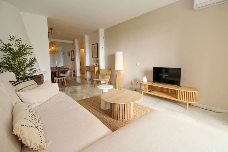 Apartment | Resale in Calahonda in Calahonda, Costa del Sol - Photo 5