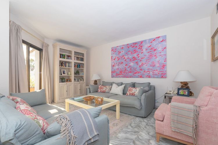 Penthouse | Resale in Elviria in Elviria, Costa del Sol - Photo 3