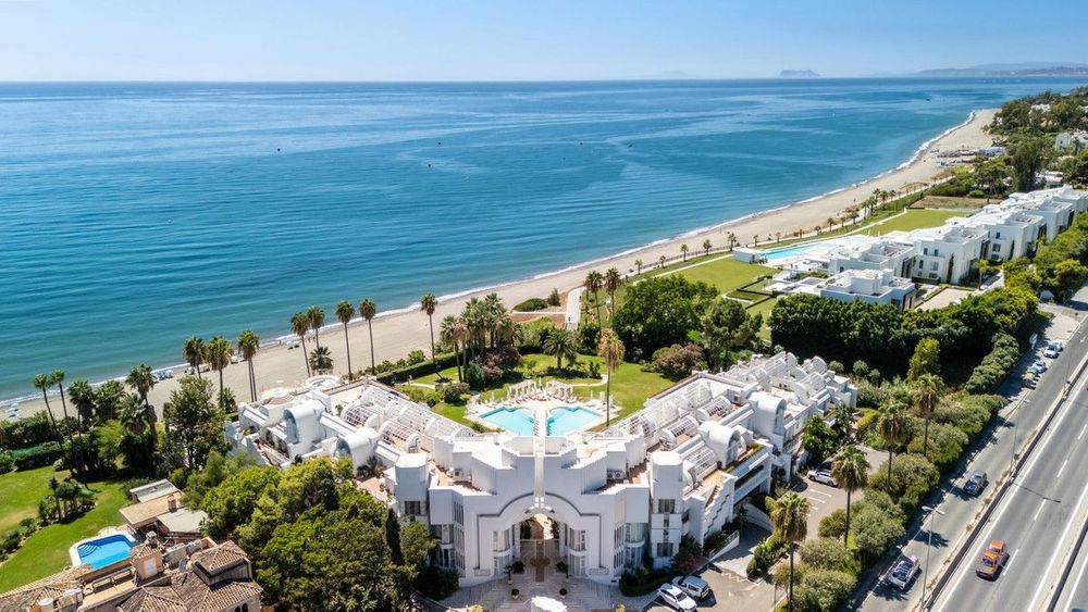 Apartment | Resale in Estepona in Estepona, Costa del Sol - Main property photo