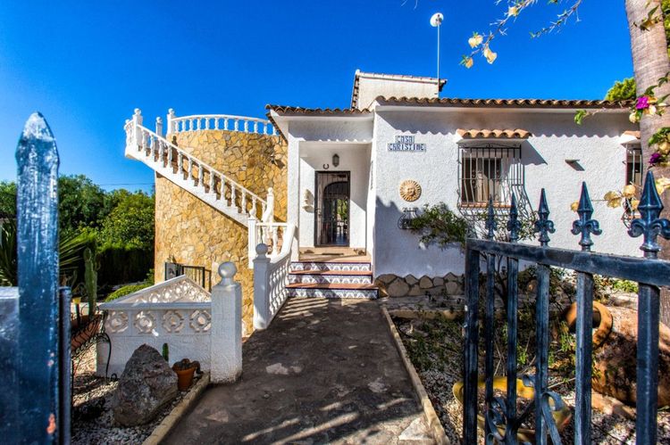 House | Resale in Benissa in Benissa, Costa Blanca - Photo 2