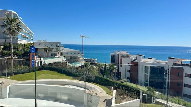 Apartment | Resale in Fuengirola in Fuengirola Others, Costa del Sol - Photo 3