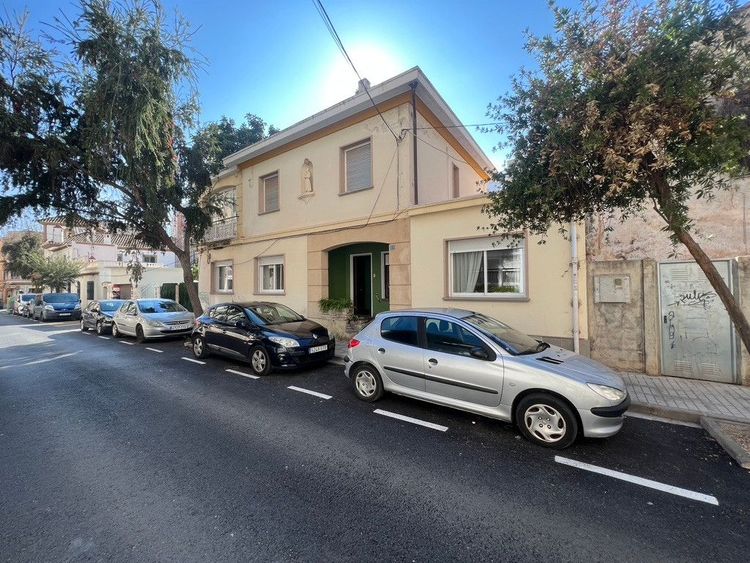 House | Resale in Denia in Denia, Costa Blanca - Photo 3