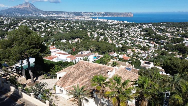 House | Resale in Javea in Javea, Costa Blanca - Photo 3