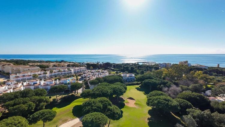 Apartment | Resale in Artola in Artola, Costa del Sol - Photo 5