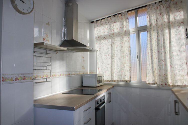 Apartment | Resale in Nerja in Nerja, Costa del Sol - Photo 2