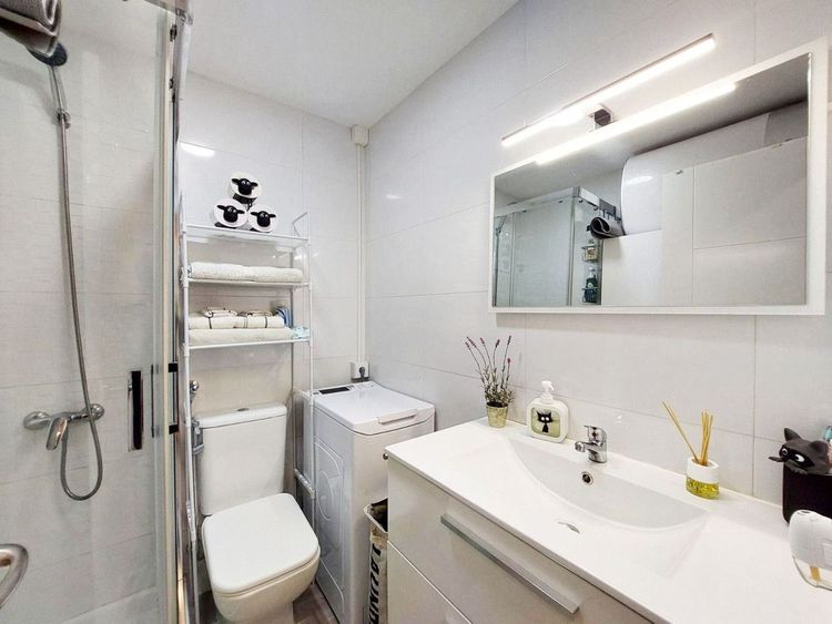 Apartment | Resale in Benalmadena in Benalmadena Others, Costa del Sol - Photo 4