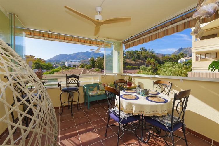 Apartment | Resale in Benalmadena in Benalmadena Others, Costa del Sol - Photo 2