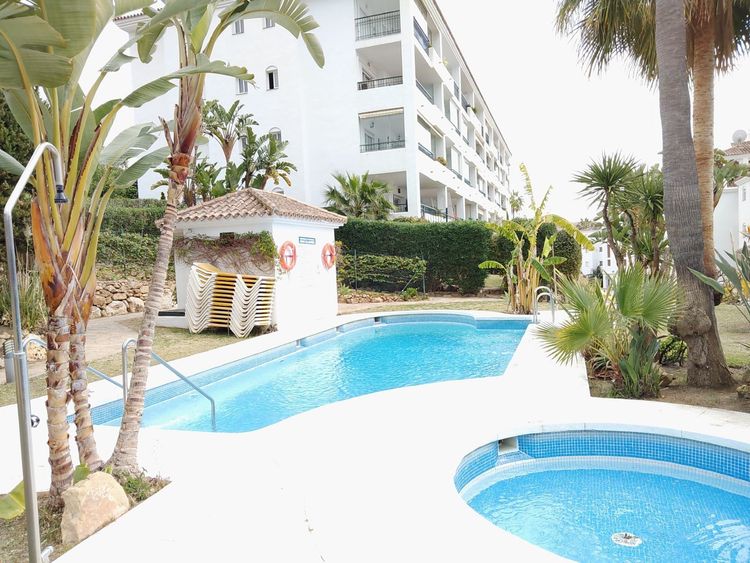 Apartment | Resale in Calahonda - Development photo 1