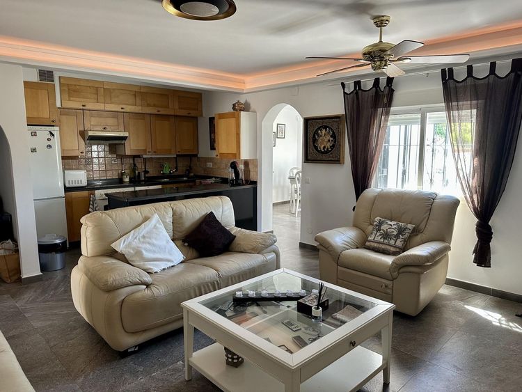 House | Resale in Manilva in Manilva Others, Costa del Sol - Photo 3