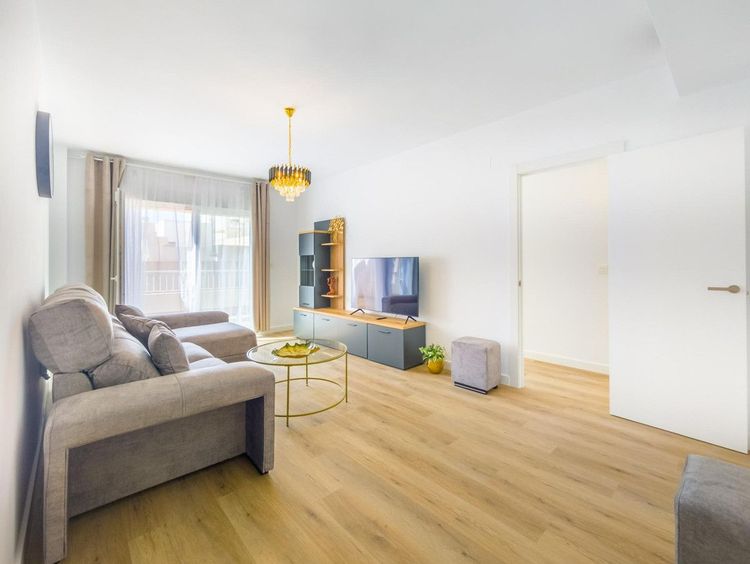 Apartment | Resale in Playa Del Cura in Playa Del Cura, Costa Blanca - Photo 3