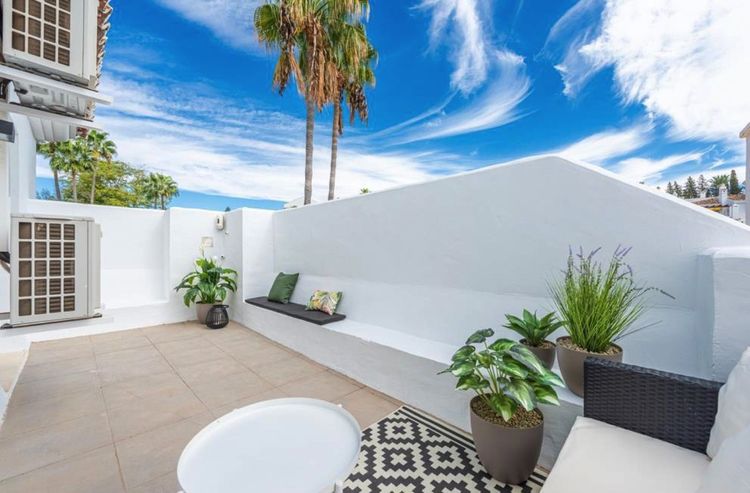 Penthouse | Resale in Nueva Andalucía in Nueva Andalucía Others, Costa del Sol - Photo 2