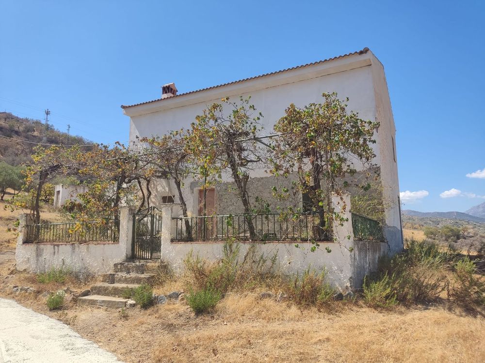 House | Resale in Guaro in Guaro, Costa del Sol - Main property photo