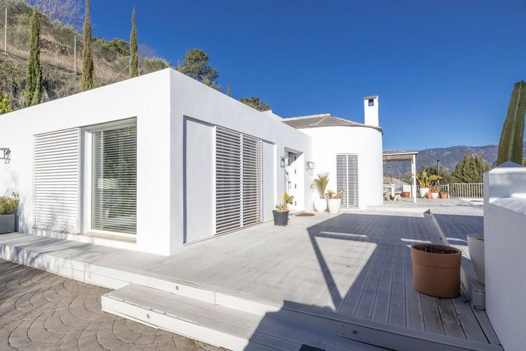 House | Resale in Cómpeta in Cómpeta, Costa del Sol - Photo 2