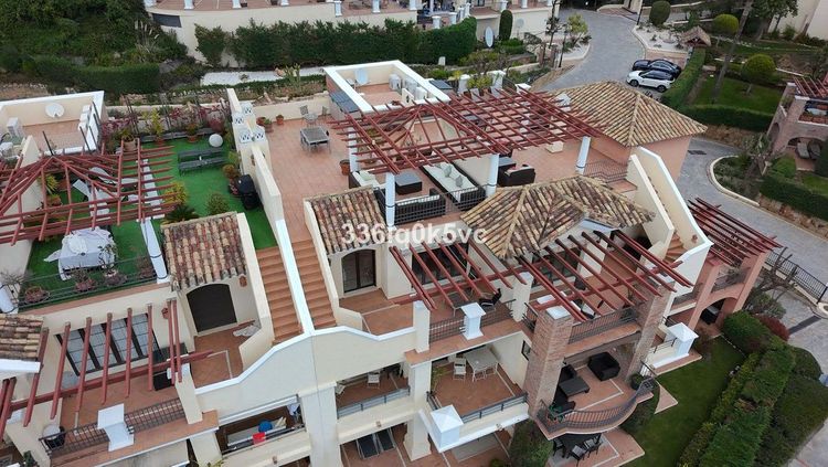 Penthouse | Resale in Benahavís in Benahavís Others, Costa del Sol - Photo 4