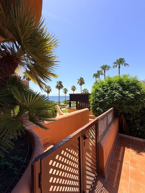 Apartment | Resale in New Golden Mile in New Golden Mile, Estepona East Others, Costa del Sol - Photo 4
