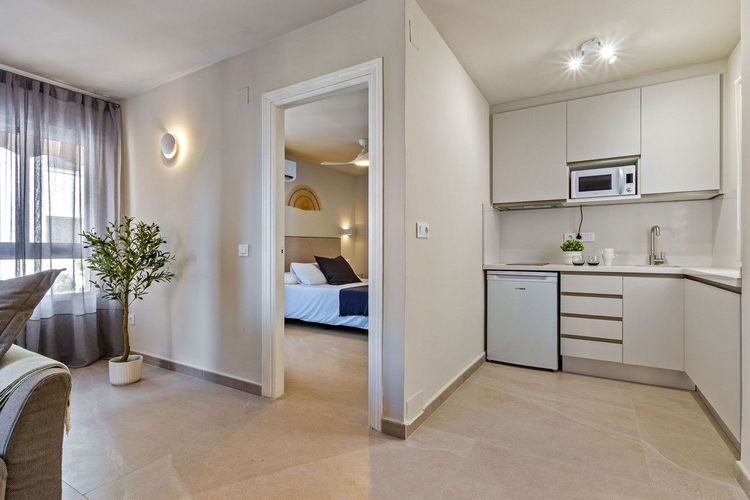 Apartment | Resale in Málaga Centro in Málaga Centro, Málaga City, Costa del Sol - Photo 2