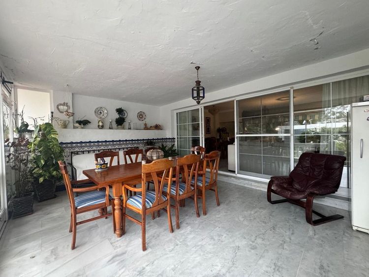 House | Resale in Atalaya in Atalaya, Costa del Sol - Photo 5