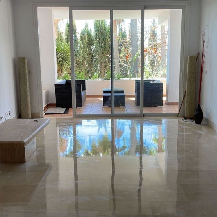 Apartment | Resale in Nueva Andalucía in Nueva Andalucía Others, Costa del Sol - Photo 5