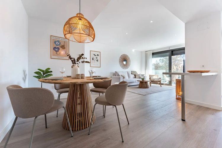 listing card gallery