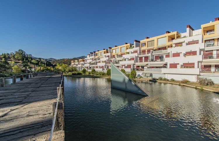 Apartment | Resale in Selwo in Selwo, Costa del Sol - Photo 2