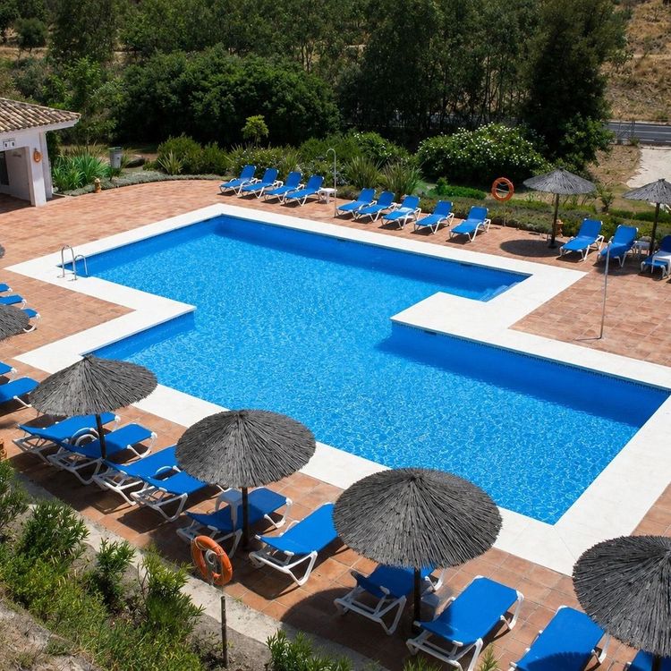 Apartment | Resale in Los Arqueros in Los Arqueros, Costa del Sol - Photo 3