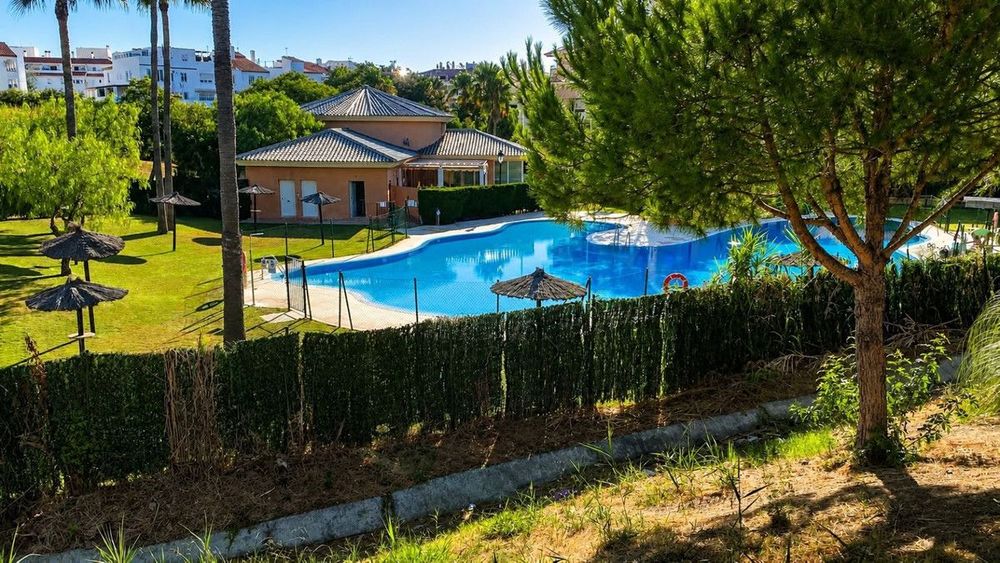 Apartment | Resale in San Luis de Sabinillas in San Luis de Sabinillas, Costa del Sol - Main property photo