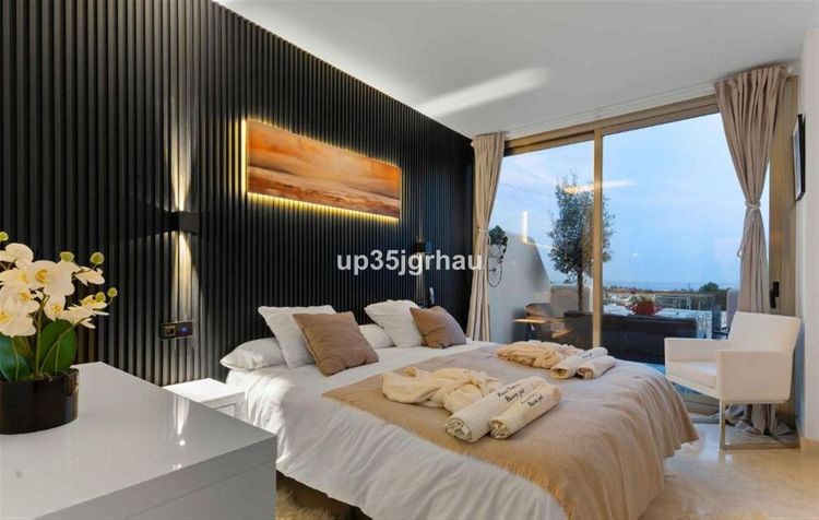 Apartment | Resale in Estepona in Estepona, Costa del Sol - Photo 5