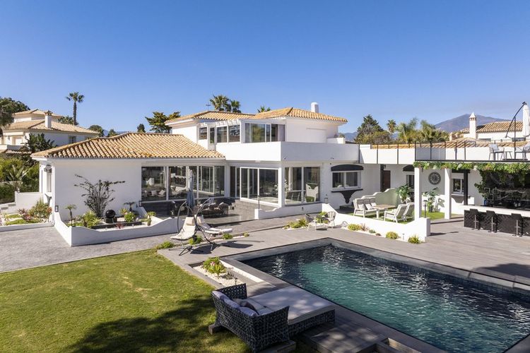 House | Resale in Estepona - Development photo 1