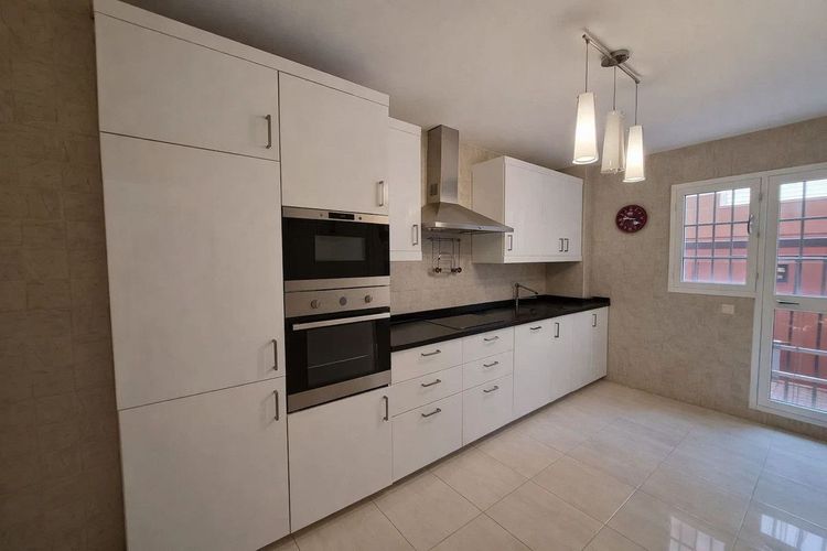 Apartment in La Duquesa in La Duquesa, Manilva, Costa del Sol - Photo 4