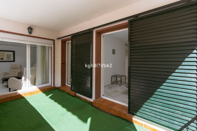 Apartment | Resale in Benalmadena Costa in Benalmadena Costa, Costa del Sol - Photo 3