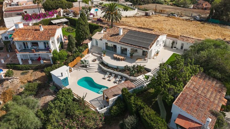 House | Resale in Guadalmina Alta in Guadalmina Alta, Costa del Sol - Photo 3