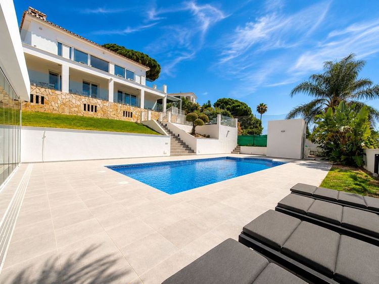 House | Resale in La Cala de Mijas in La Cala de Mijas, Costa del Sol - Photo 2