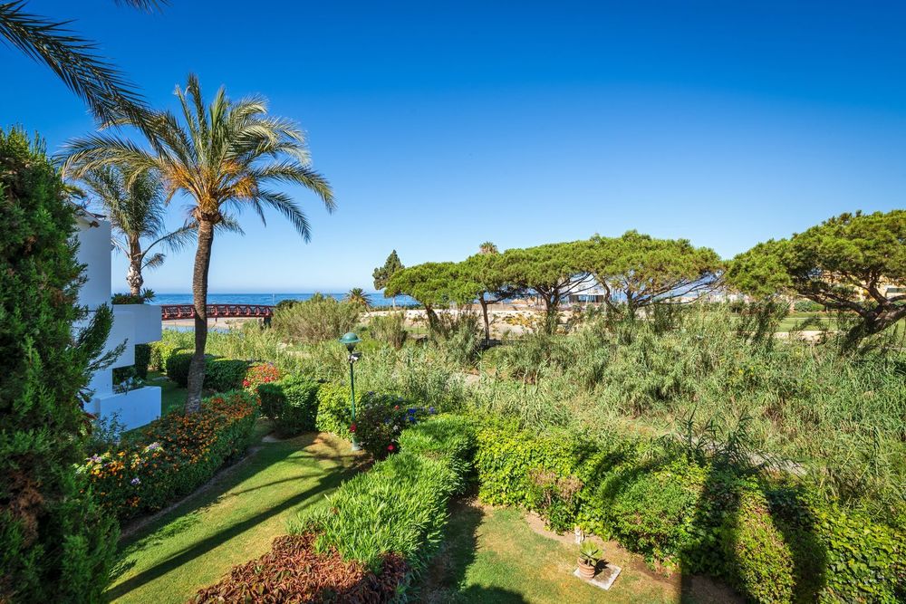 Apartment | Resale in Los Monteros in Los Monteros, Costa del Sol - Main property photo