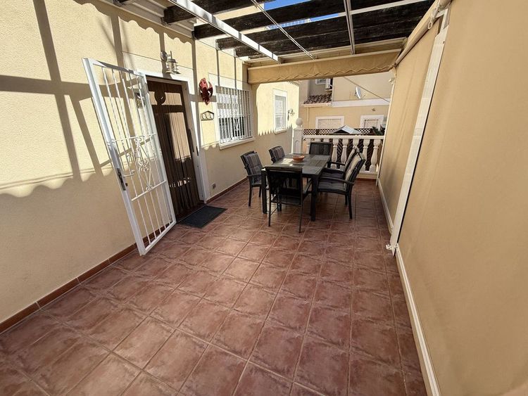 House | Resale in Lomas de Cabo Roig in Lomas de Cabo Roig, Orihuela Costa, Costa Blanca - Photo 4