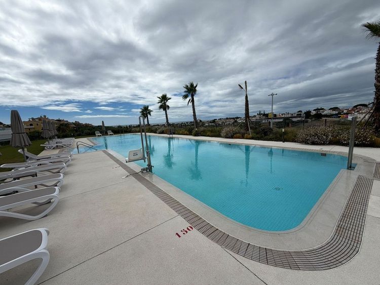 Penthouse | Resale in Estepona in Estepona, Costa del Sol - Photo 4
