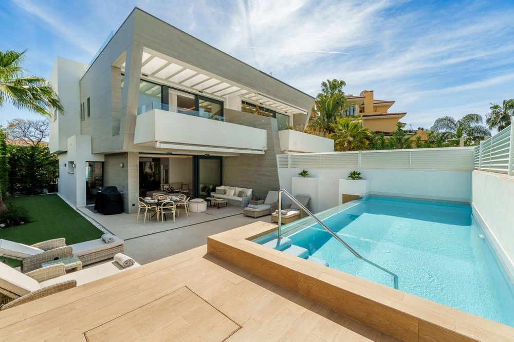 House | Resale in Puerto Banús in Puerto Banús, Nueva Andalucía, Costa del Sol - Main property photo