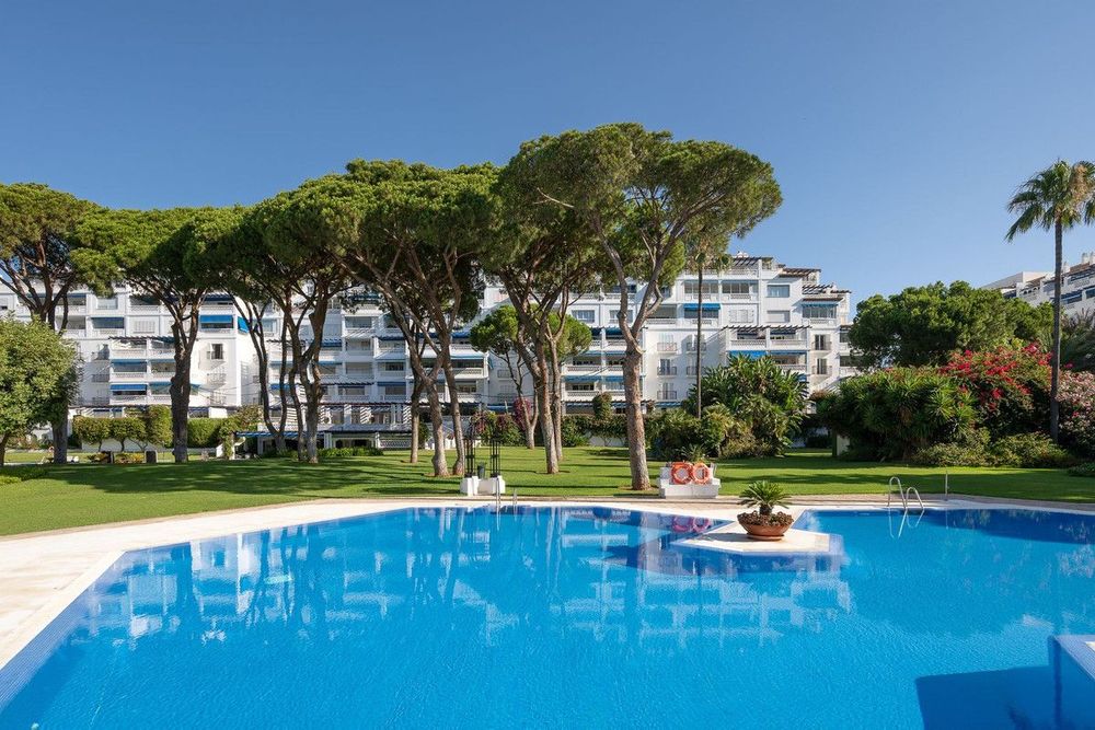 Apartment | Resale in Puerto Banús in Puerto Banús, Costa del Sol - Main property photo
