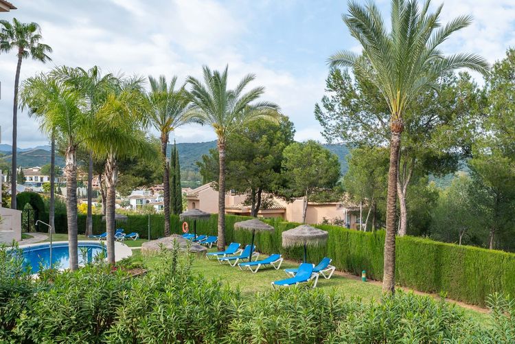 Apartment | Resale in Elviria in Elviria, Costa del Sol - Photo 4