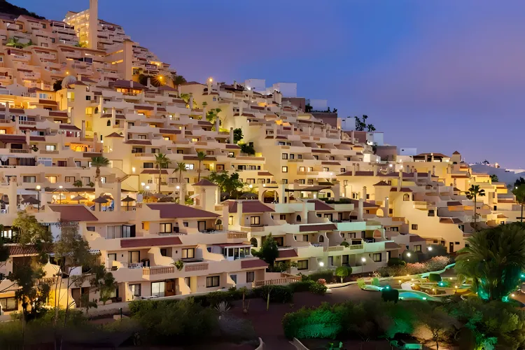 Ramada Residences by Wyndham Costa Adeje in Costa Adeje, Costa del Sol - Photo 4