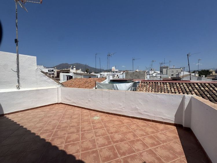 Penthouse | Resale in Estepona in Estepona, Costa del Sol - Photo 3