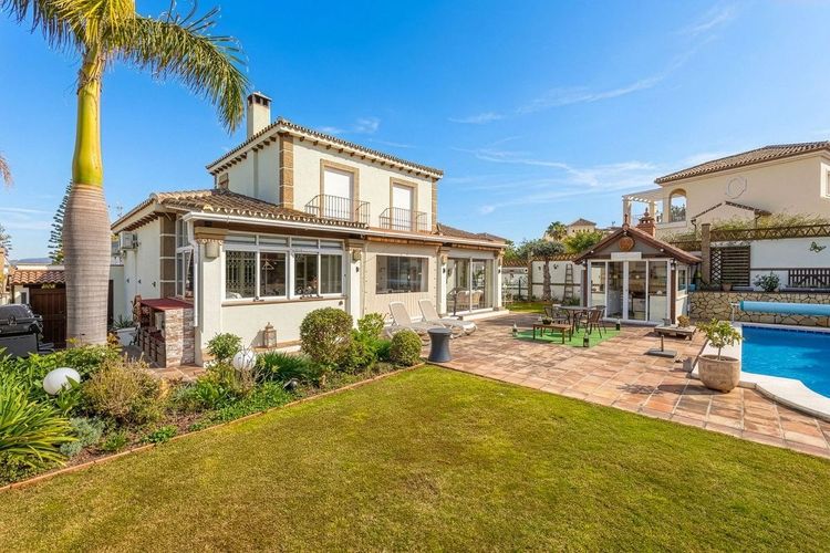 House | Resale in Coín in Coín, Costa del Sol - Photo 2