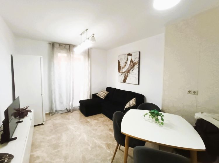 Apartment | Resale in Fuengirola in Fuengirola Others, Costa del Sol - Photo 4