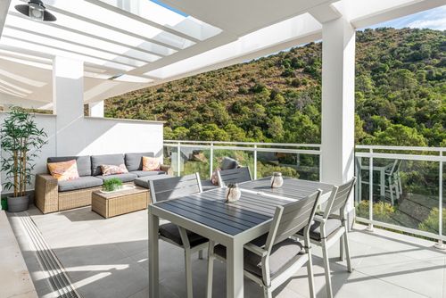 Apartment | Resale in Benahavís — Benahavís Pueblo, Costa del Sol