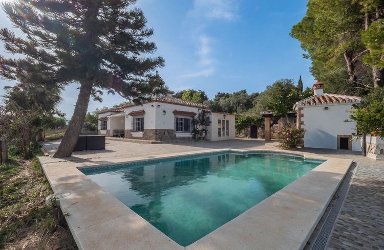 House | Resale in Coín in Coín, Costa del Sol - Photo 2