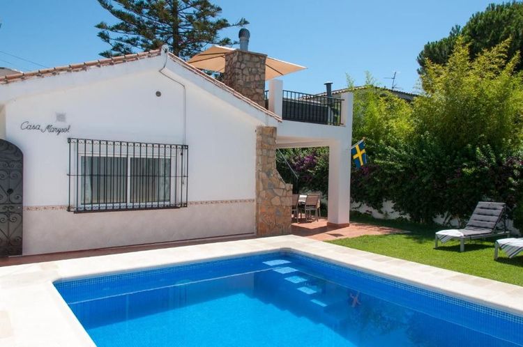 House | Resale in Los Boliches in Los Boliches, Costa del Sol - Photo 2