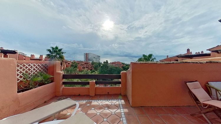 Penthouse | Resale in Marbella in Marbella, Costa del Sol - Photo 3