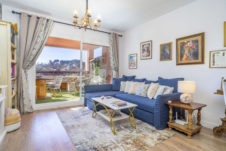 Apartment | Resale in Reserva de Marbella in Reserva de Marbella, Costa del Sol - Photo 2