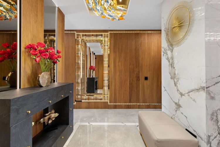 Apartment | Resale in Puerto Banús in Puerto Banús, Costa del Sol - Photo 2