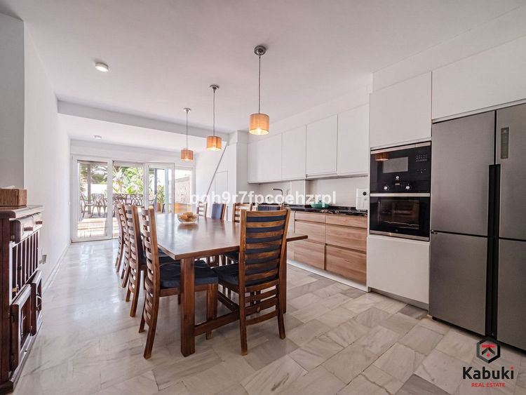 House | Resale in Reserva de Marbella in Reserva de Marbella, Costa del Sol - Photo 5